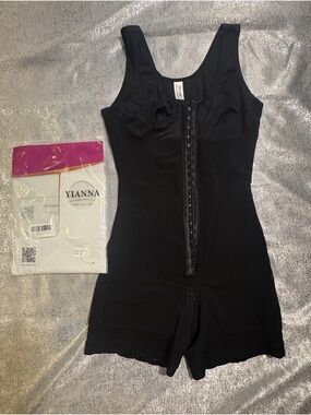 Yianna Black Front-Closure Shaping Bodysuit
